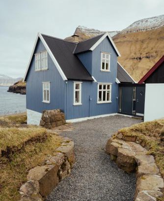 Elduvik House | Peaceful Home with Ocean Views in Elduvík