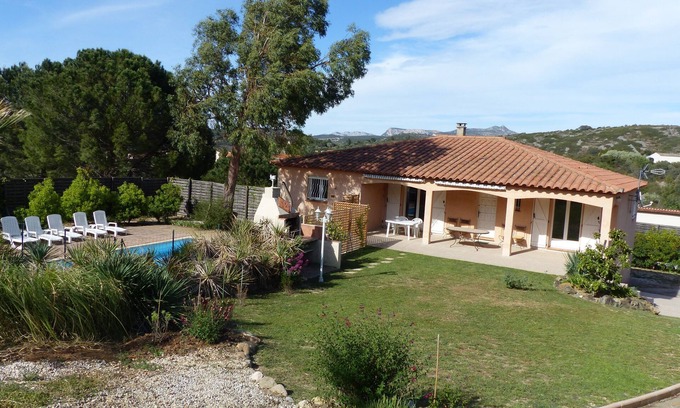 Estagel House | Peaceful house with a large garden and pool near Perpignan