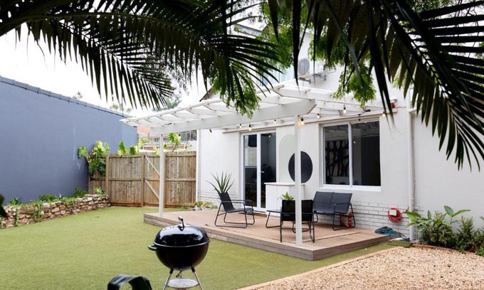Durban North Villa | Peaceful Modern Home with Private Garden in Durban North