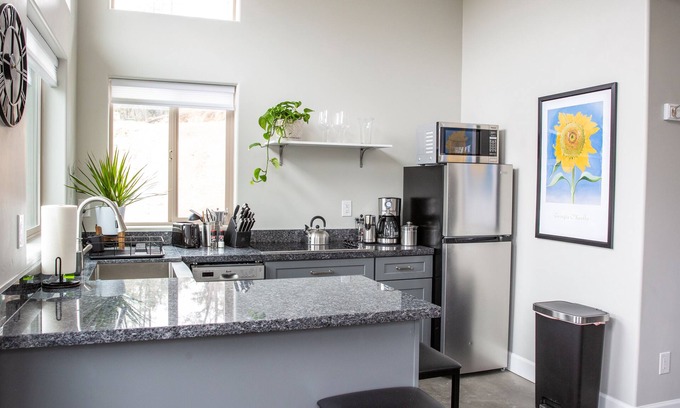 Prescott House | Peaceful Mountain Casita-next to hiking trails and close to downtown