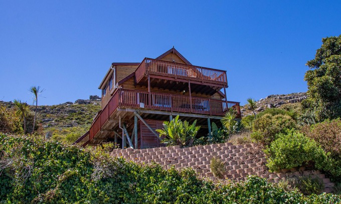 Fish Hoek House | Peaceful Mountain Home with Amazing Ocean Views and Power Backup