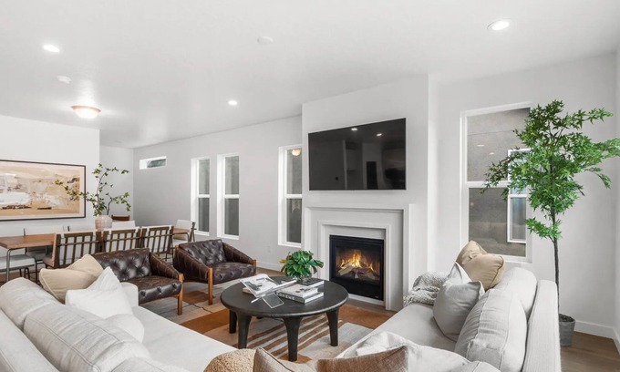 Mountain Green House | Peaceful Mtn Home - Fenced Yard, Fire Pit, Grill: Single family in Mtn Green