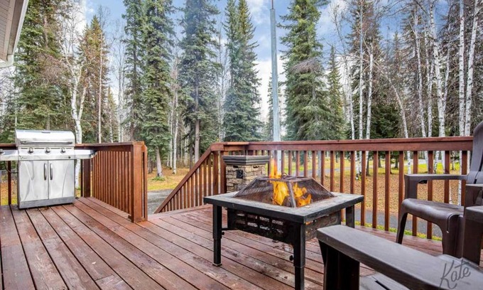 Badger House | Peaceful Nature Escape with Deck in North Pole!