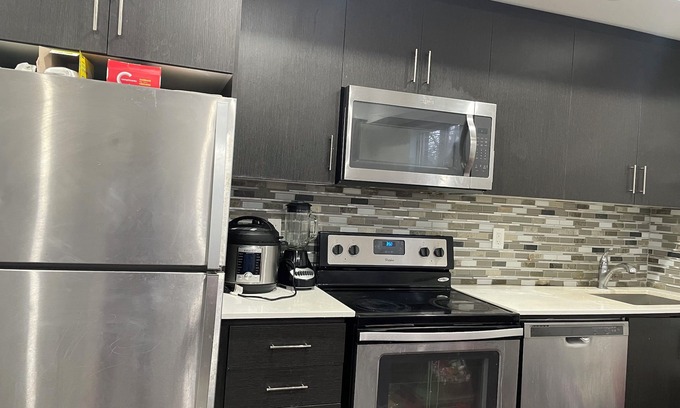 Long Branch Apartment | Peaceful- One Bed Separate Unit (Lakeshore Etobicoke)