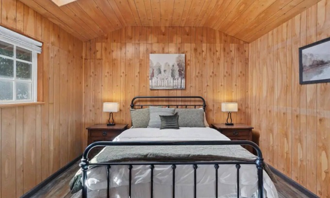 Camarillo House | PEACEFUL ONE BEDROOM GUEST HOUSE ON A RANCH