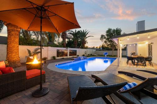 Dobson Ranch House | Peaceful Palm - Farmhouse Chic with Pool & Games
