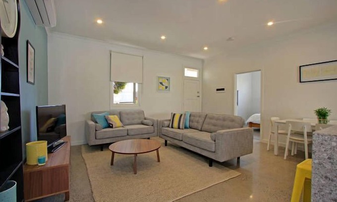 Queenscliff House | Peaceful, pet-friendly, central retreat - located at Queenscliff