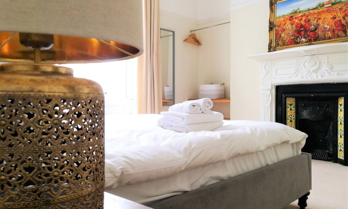Cotham Apartment | Peaceful & Pretty 2 Bedroom Flat Near Beautiful Clifton