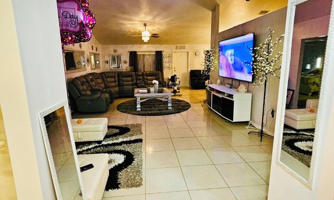 Joel House | Peaceful & Private! Close to Everything!