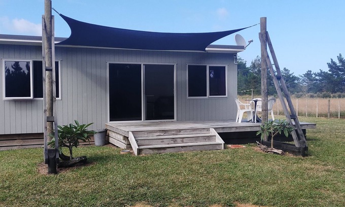 Houhora House | Peaceful private modern 1 bedroom house in country side.