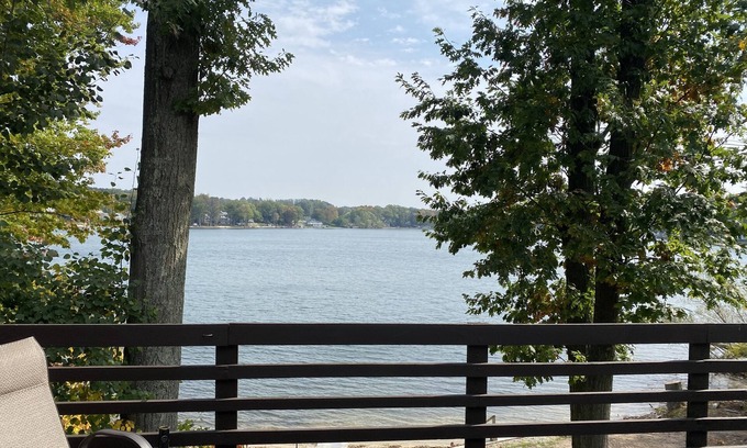 Hart House | Peaceful, private setting on a beautiful lake. Just added central A/C and Wi-Fi