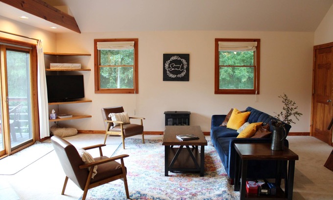 Pittsboro House | Peaceful, Private Treehouse on Terell's Creek