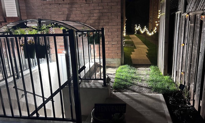 West Oak Trails Apartment | Peaceful, quiet 2 bedroom apartment in marvelous Oakville with WiFi. Long term.