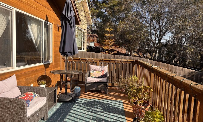 Belmont House | Peaceful quiet room in the Belmont Hills monthly only