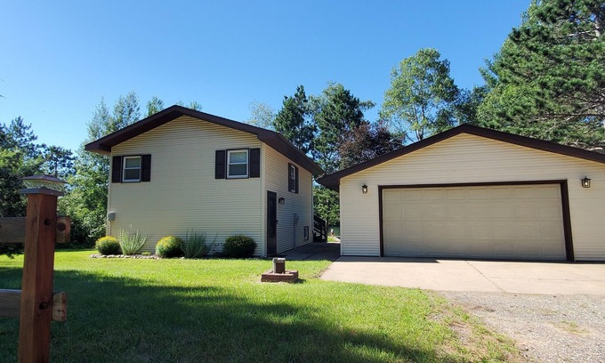 Wisconsin Dells House | Peaceful retreat on Fawn Lake, local Winery, & minutes from the Dells!