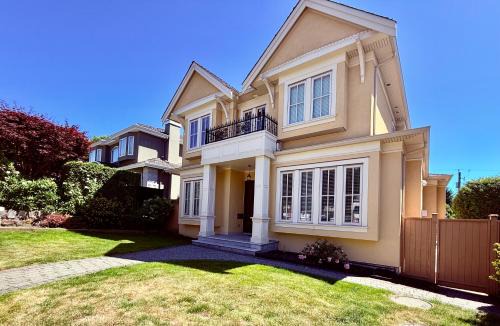Arbutus Ridge House | Peaceful Retreat in Arbutus