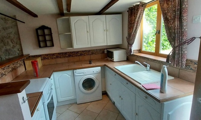 Esclauzels Cottage | Peaceful rural stone cottage near St.Cirq Lapopie