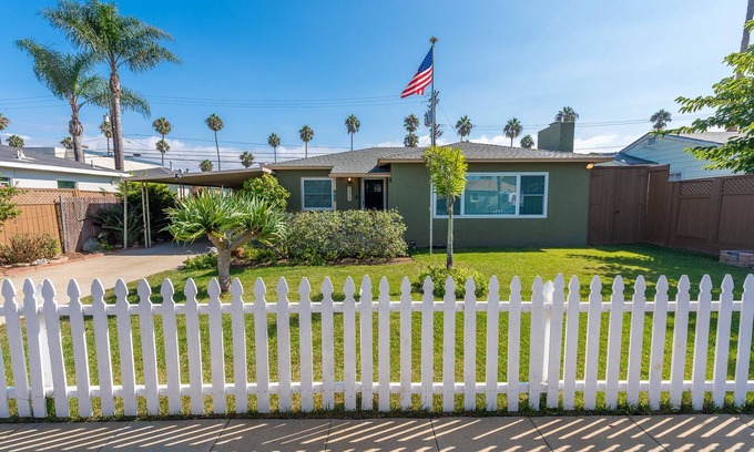 South Oceanside House | Peaceful Seaside Beach Bungalow