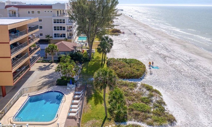 Indian Shores Condo | Peaceful & Socially Distant- Direct Beachfront Indian Shores