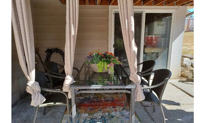 Highline House | Peaceful South Seattle Spacious 3 bedroom Downstairs Unit