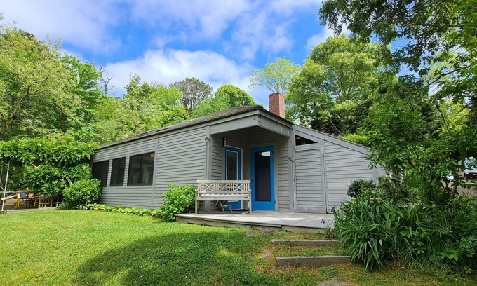 Wellfleet House | Peaceful & Spacious 2BD Retreat-A/C, Lovely Grounds, Enclosed Patio, Outdoor Shower