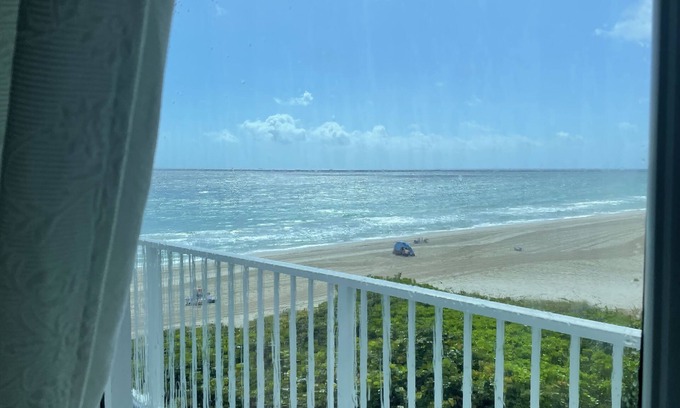 Lauderdale-by-the-Sea Condo | Peaceful studio condo on a private beach with full kitchen