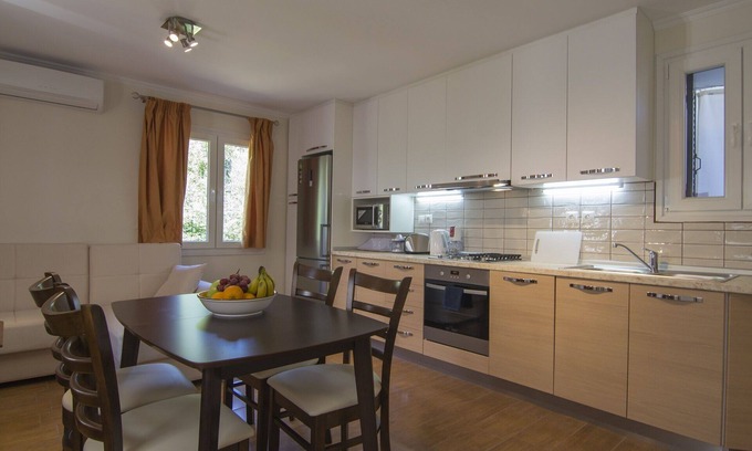 Lakka Apartment | Peaceful Studio in the village of Lakka