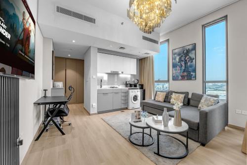 Dubai Production City Apartment | Peaceful Studio Midtown 20 mins to Expo City by Vibel