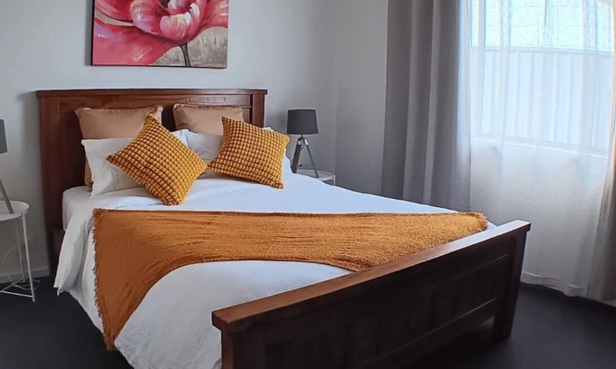 Throsby House | Peaceful Throsby Stay with Garden and Garage Perfect for Families