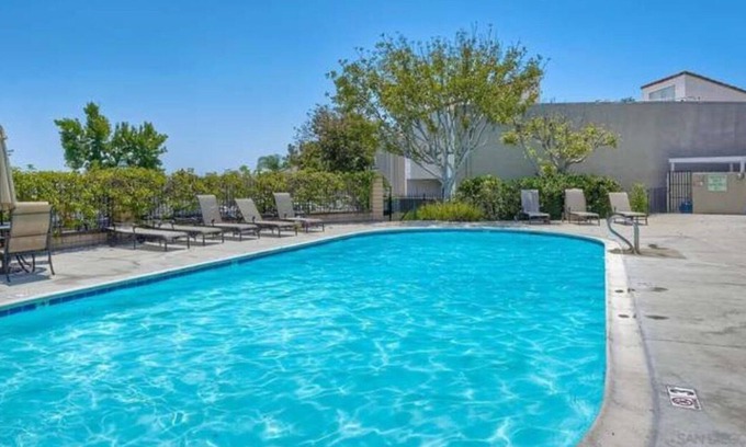 Serra Mesa Condo | Peaceful upper unit condo w/ high ceilings and private balcony