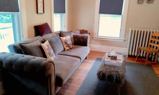 Wells River Apartment | Peaceful View Guest Apartment in Historic Victorian Building