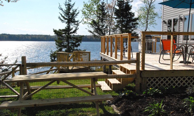 Ellsworth House | Peaceful, Waterfront Home Near Acadia. Amazing Sunsets. Reserve now for 2026.