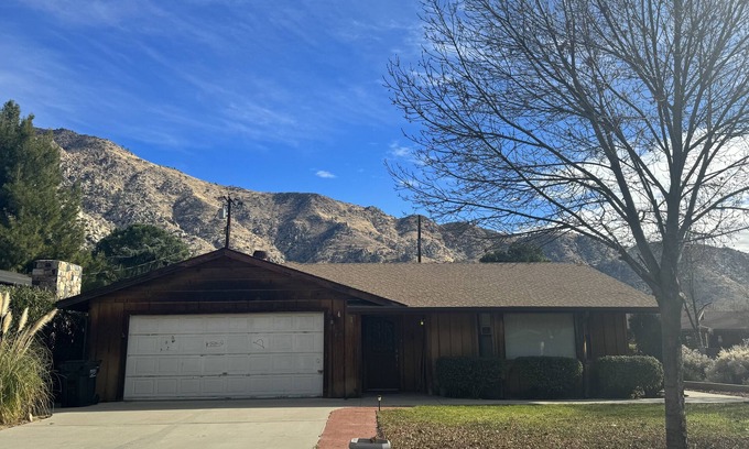 Kernville House | Peaceful weekend getaway 1 block from the river