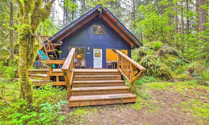 Glacier House | Peaceful Wooded Cabin By Mt. Baker Ski Area!