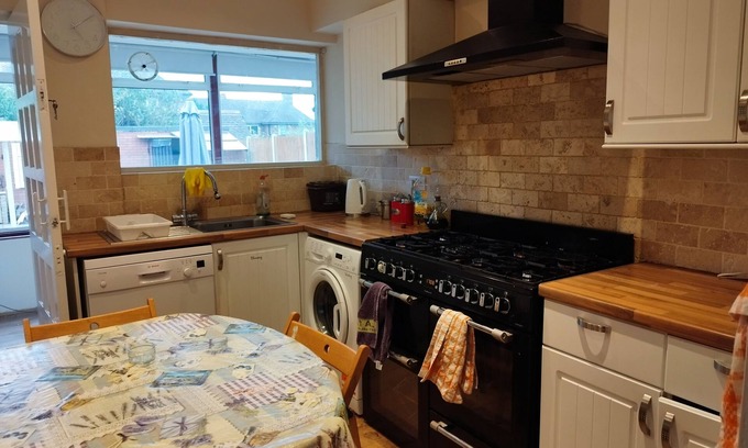 Higham Hill House | Peacefull and relaxing house for Families or Professionals.