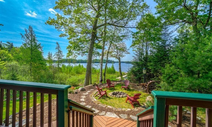 Hayward House | Peacefulness on Spider Lake-Fish, Kayak & Bike!
