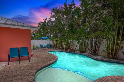 Holmes Beach House | Peach Bellini