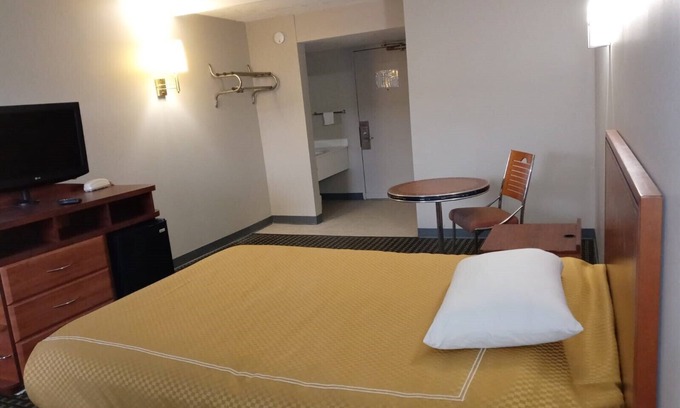 Doraville Hotel | Peachtree Inn & suites