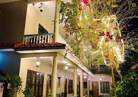 Sauraha Hotel | Peacock - a family-run hotel