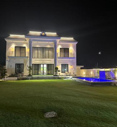 Gautam Buddh Nagar District House | Peacock Bay Villa Holiday Home