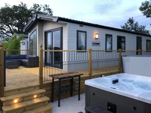 Penrith House | Peacock - Uk31513