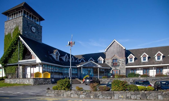 Maam Cross Hotel | Peacockes Hotel