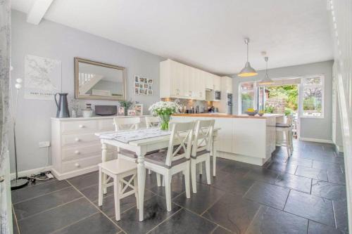 Toton House | Pear Tree House