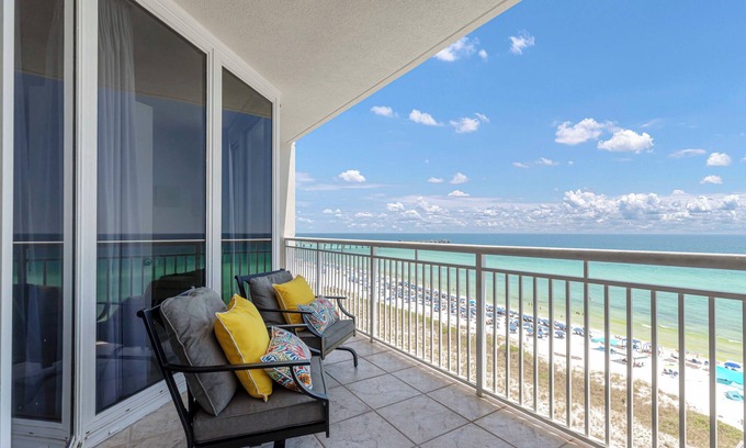 Navarre Beach Condo | Pearl 704 Sugar White Sand and Emerald Waters. Spectacular view