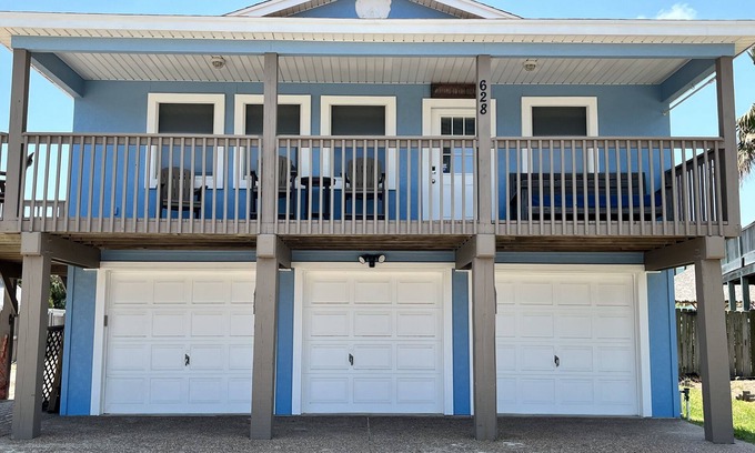 Port Aransas House | Pearl in the park!