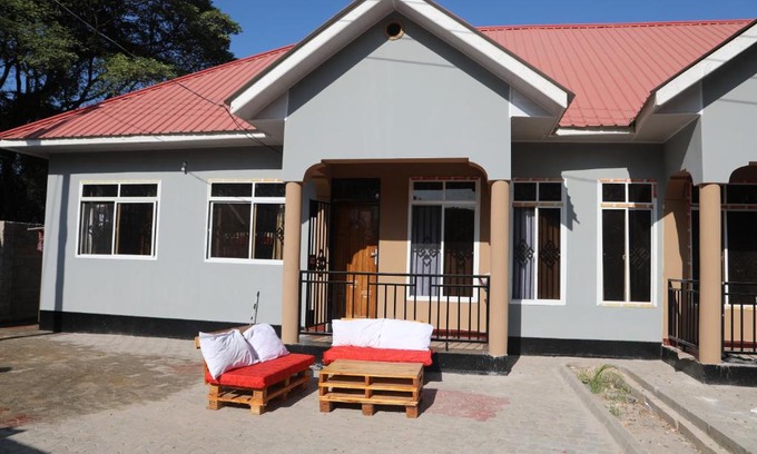 Dar es Salaam Bed & Breakfast | PEARL LULU MODERN BNB Homestay