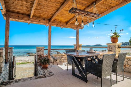 Stegna Apartment | Pearl of Stegna - Beach House