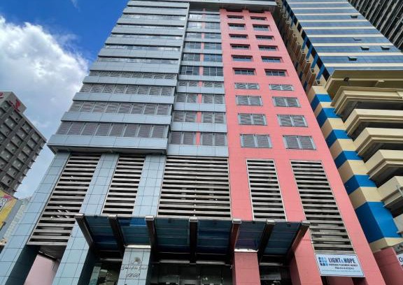 Ermita Apartment | Pearl Of The Orient Tower, in front of US Embassy