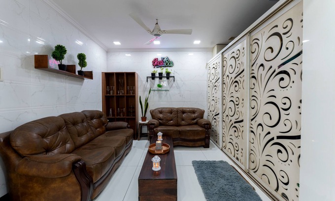 Andheri West Villa | Pearl Palace Villa by Spacez