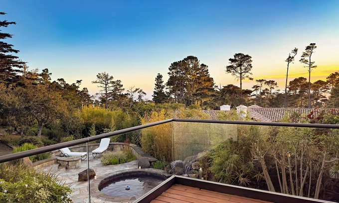 Del Monte Forest House | Pebble beach secret golfers retreat with hot tub and gym LX92